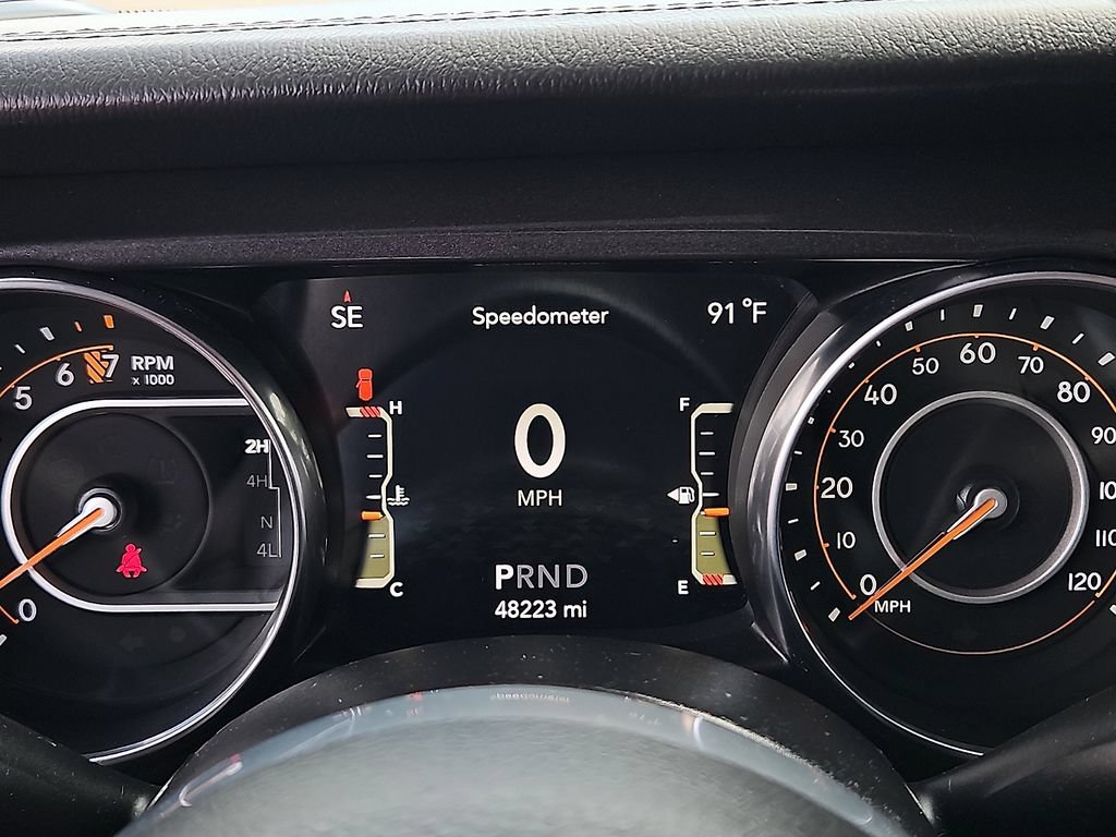 Used 2022 Jeep Wrangler Unlimited Sahara AWD/4WD image 21