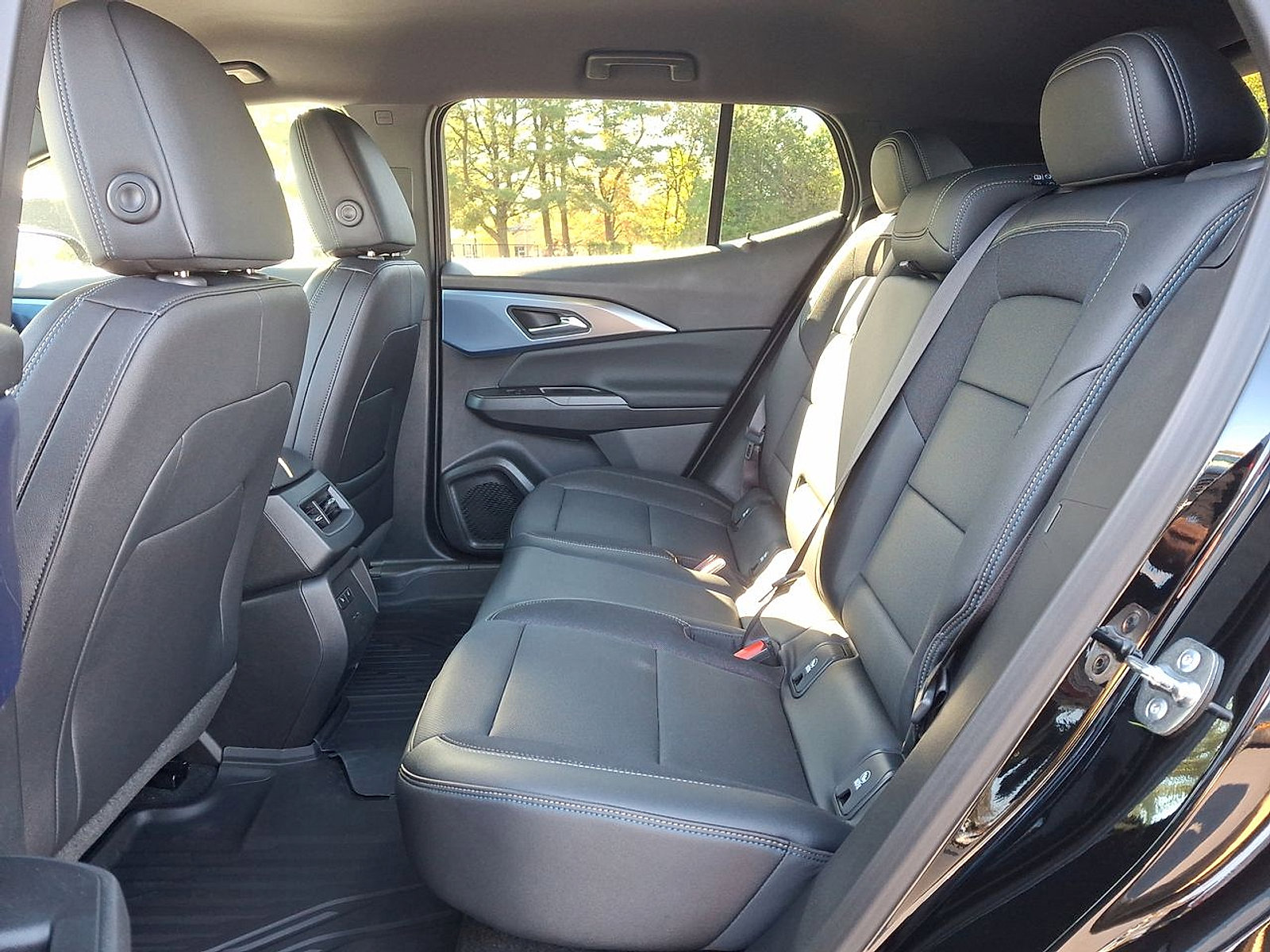 New 2026 Chevrolet Equinox EV LT w/ Convenience Package II image 13