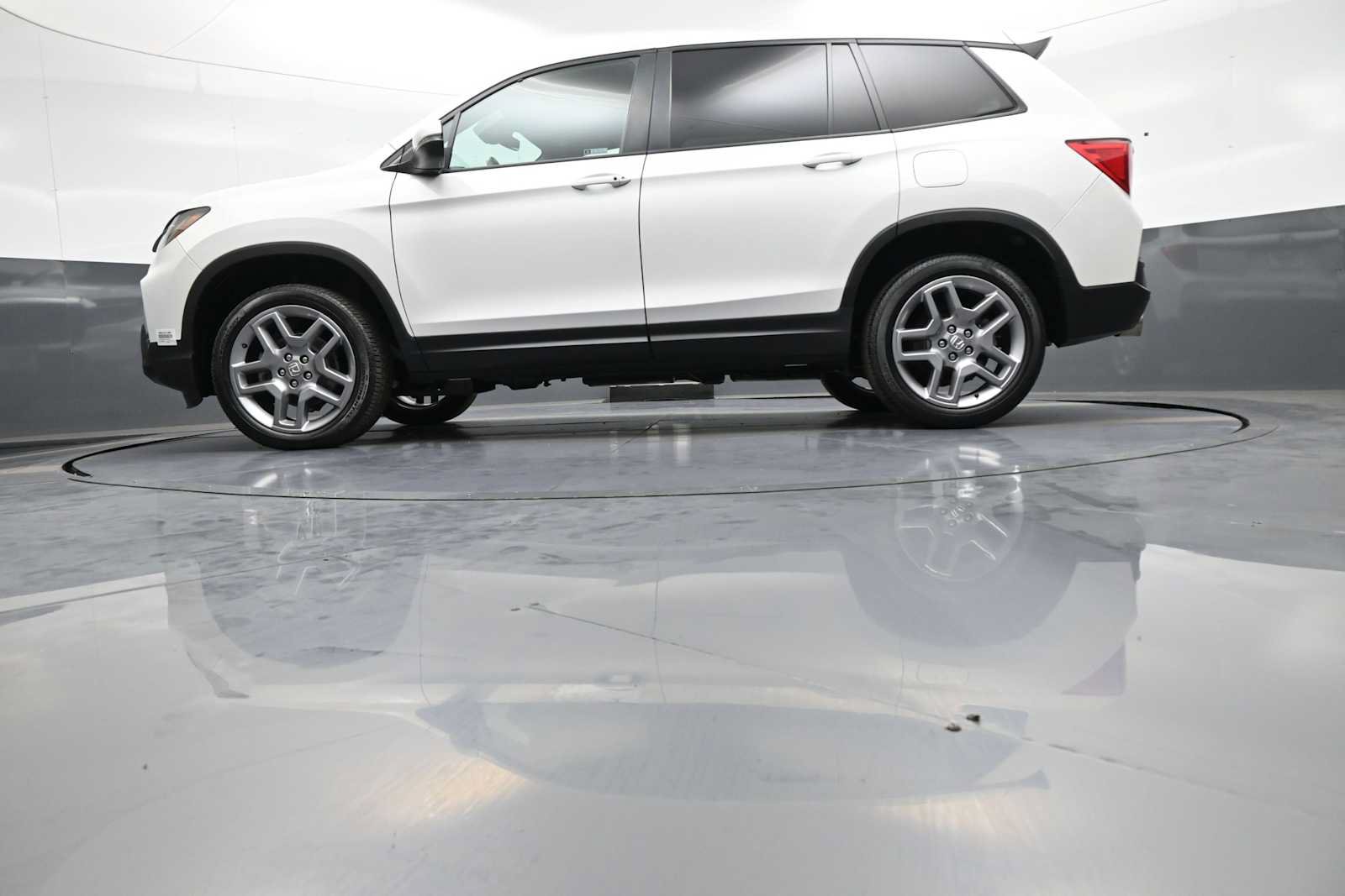 Certified 2023 Honda Passport EX-L image 33