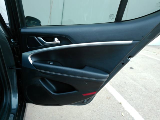 Used 2020 Genesis G70 2.0T image 25