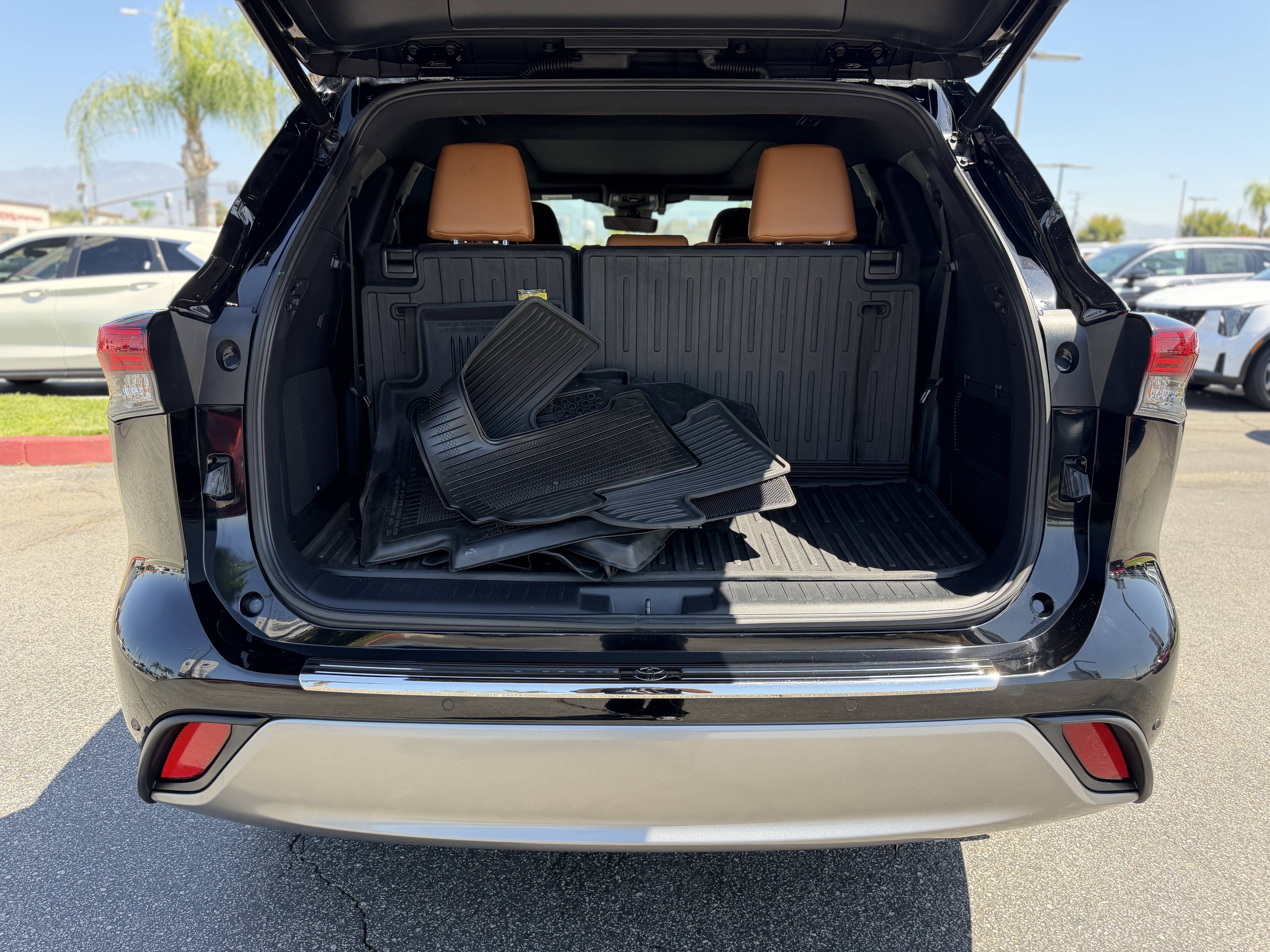 Used 2021 Toyota Highlander Platinum AWD/4WD image 10