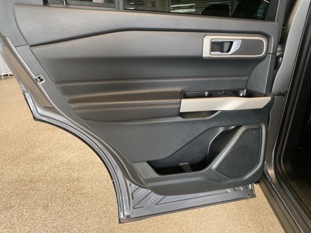 Used 2022 Ford Explorer XLT image 35