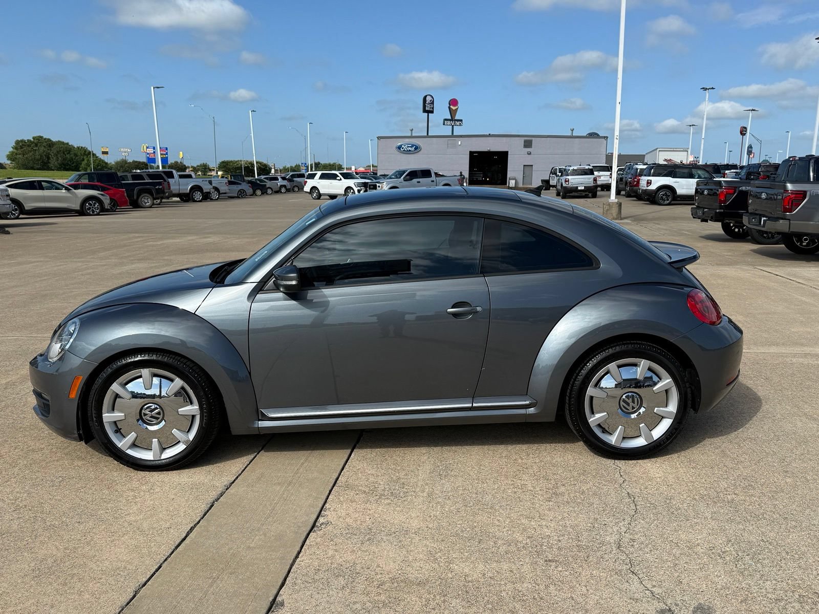 Used 2016 Volkswagen Beetle 1.8T SEL FWD image 8