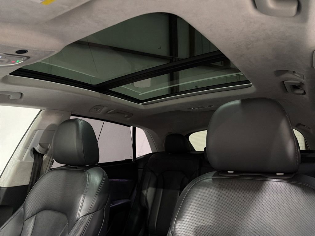 Used 2020 Audi Q8 Prestige w/ Prestige Package image 25