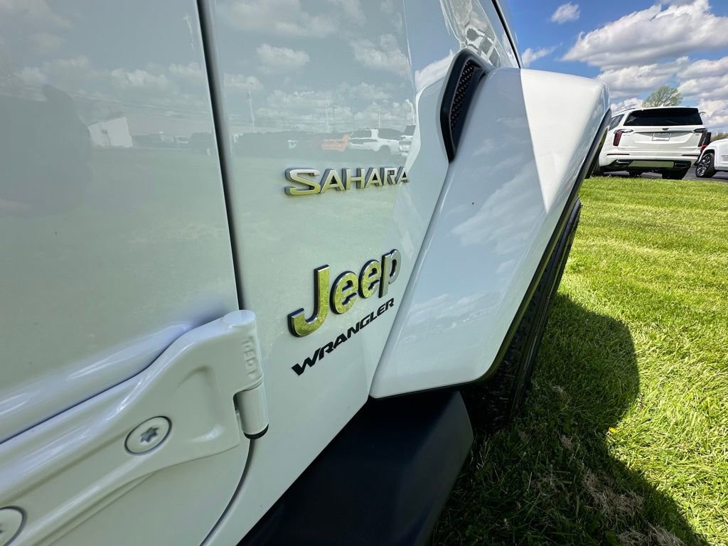 Used 2023 Jeep Wrangler Unlimited Sahara w/ Cold Weather Group AWD/4WD image 15