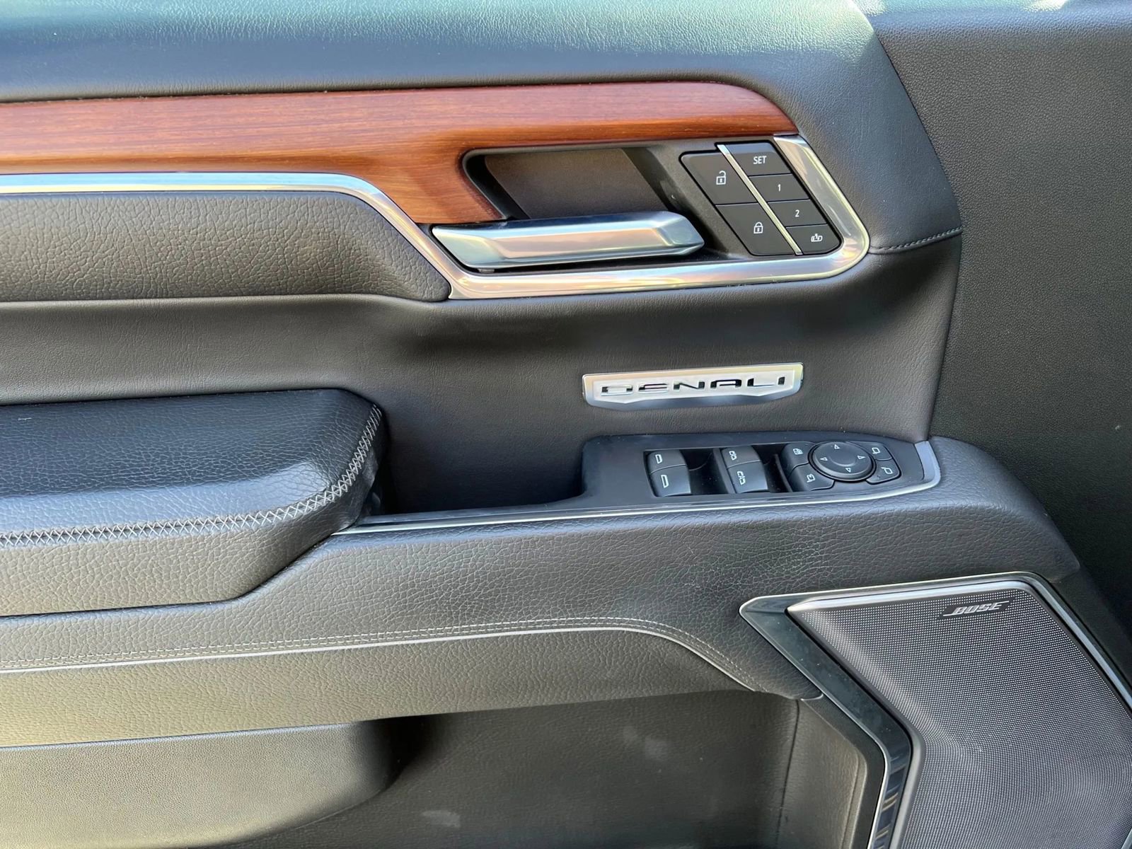 Used 2023 GMC Sierra 1500 Denali w/ Technology Package image 12