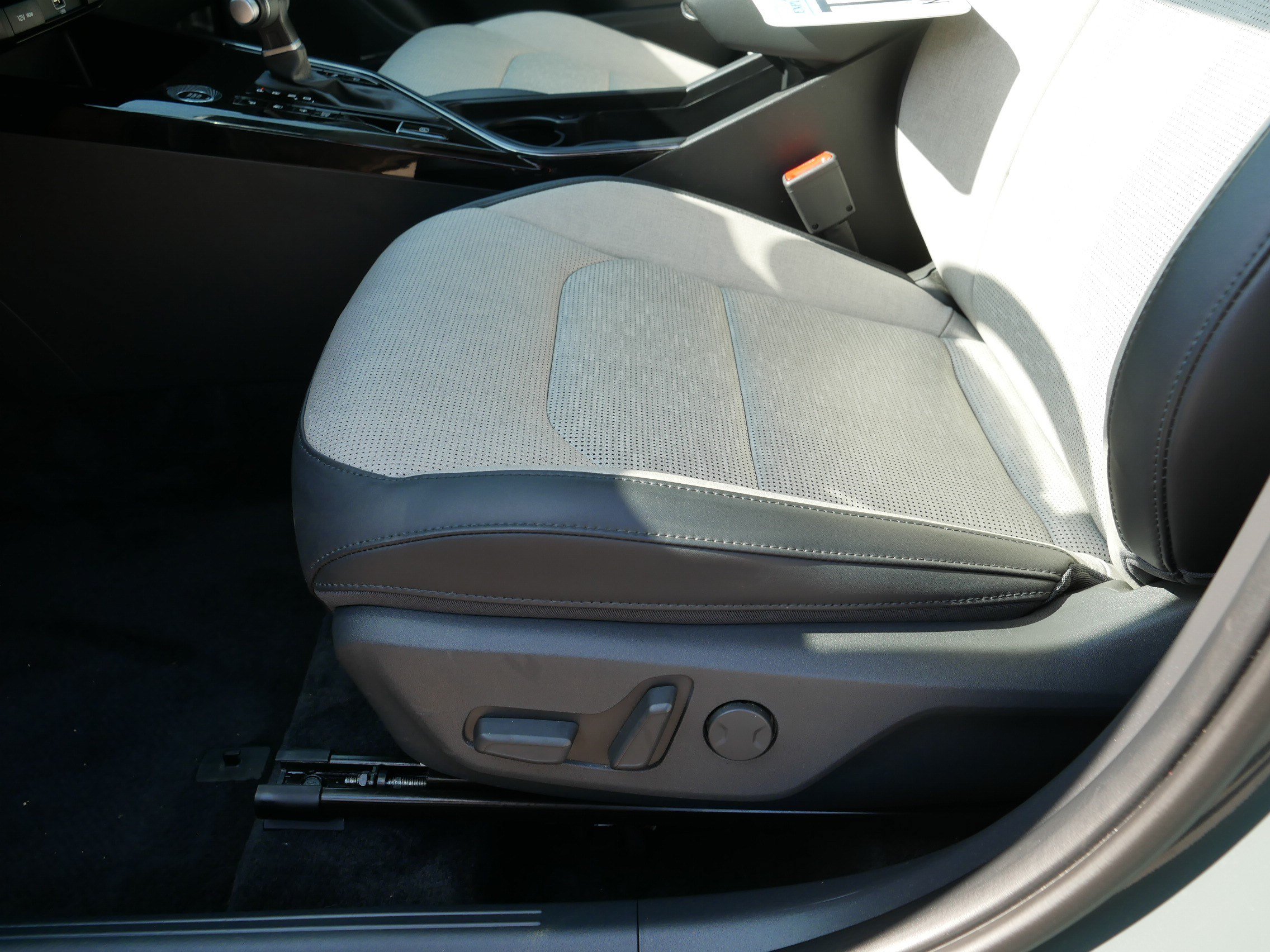 Certified 2025 Kia Niro SX Touring FWD image 20