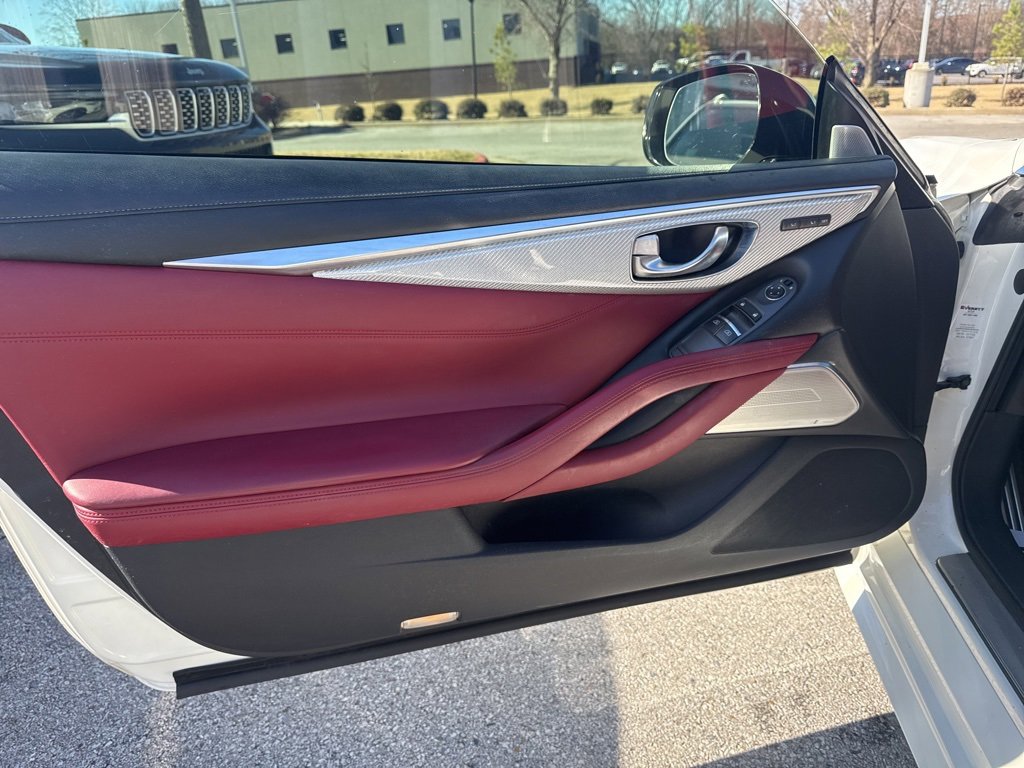 Used 2017 INFINITI Q60 Red Sport 400 image 18