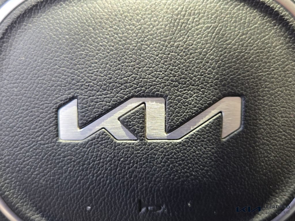 Certified 2022 Kia Carnival LX FWD image 25