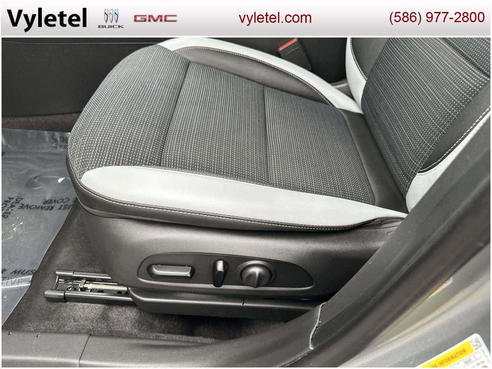 Used 2024 Buick Envista Preferred w/ Convenience I Package image 17