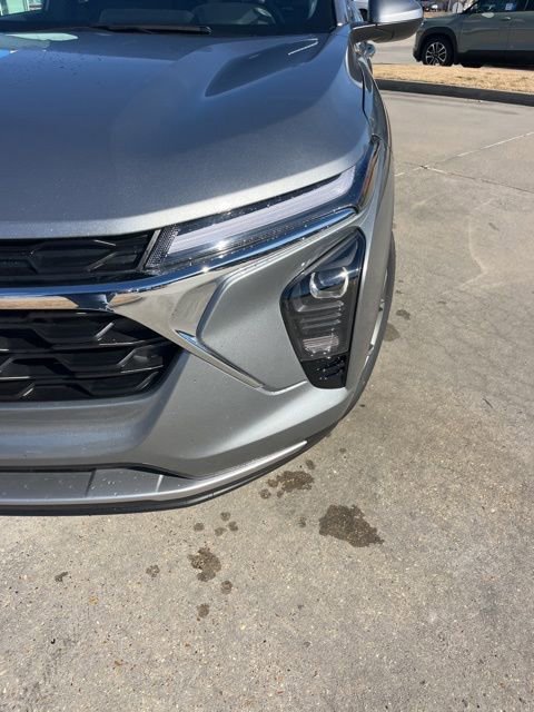 New 2026 Chevrolet Trax LT w/ Sunroof Package image 11