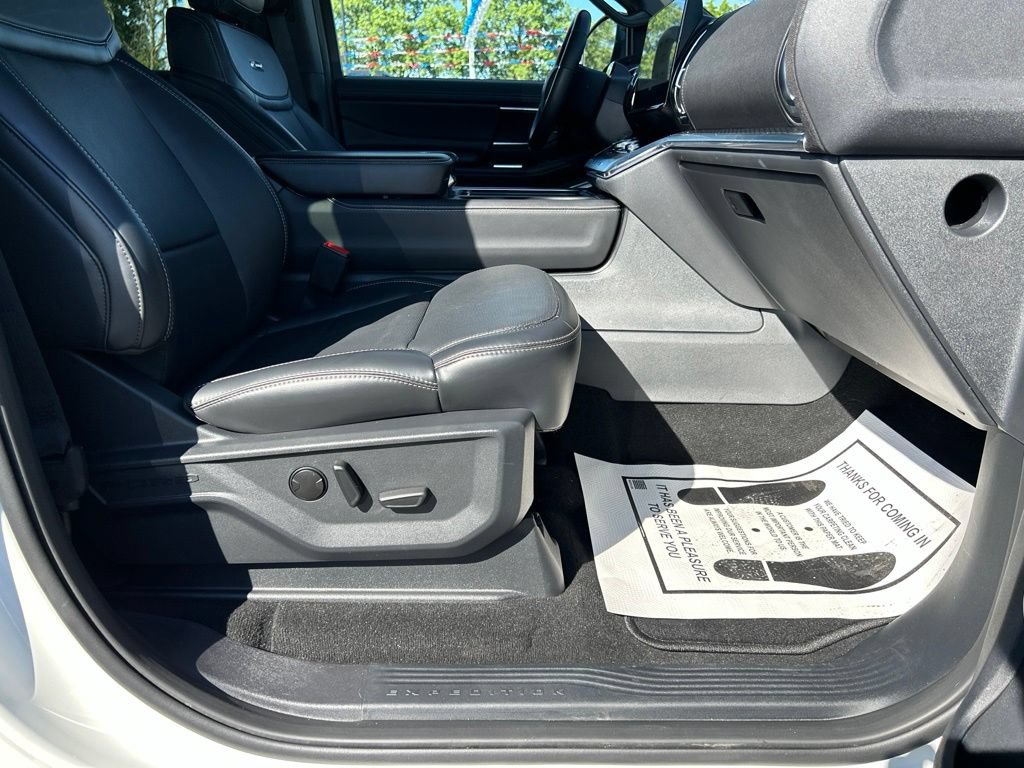 Used 2025 Ford Expedition Platinum w/ Stealth Performance Package AWD/4WD image 53