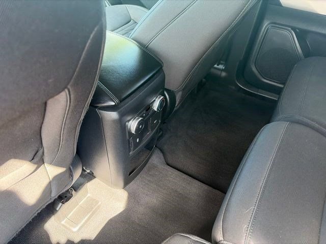 Used 2021 Ford Explorer XLT AWD/4WD image 33