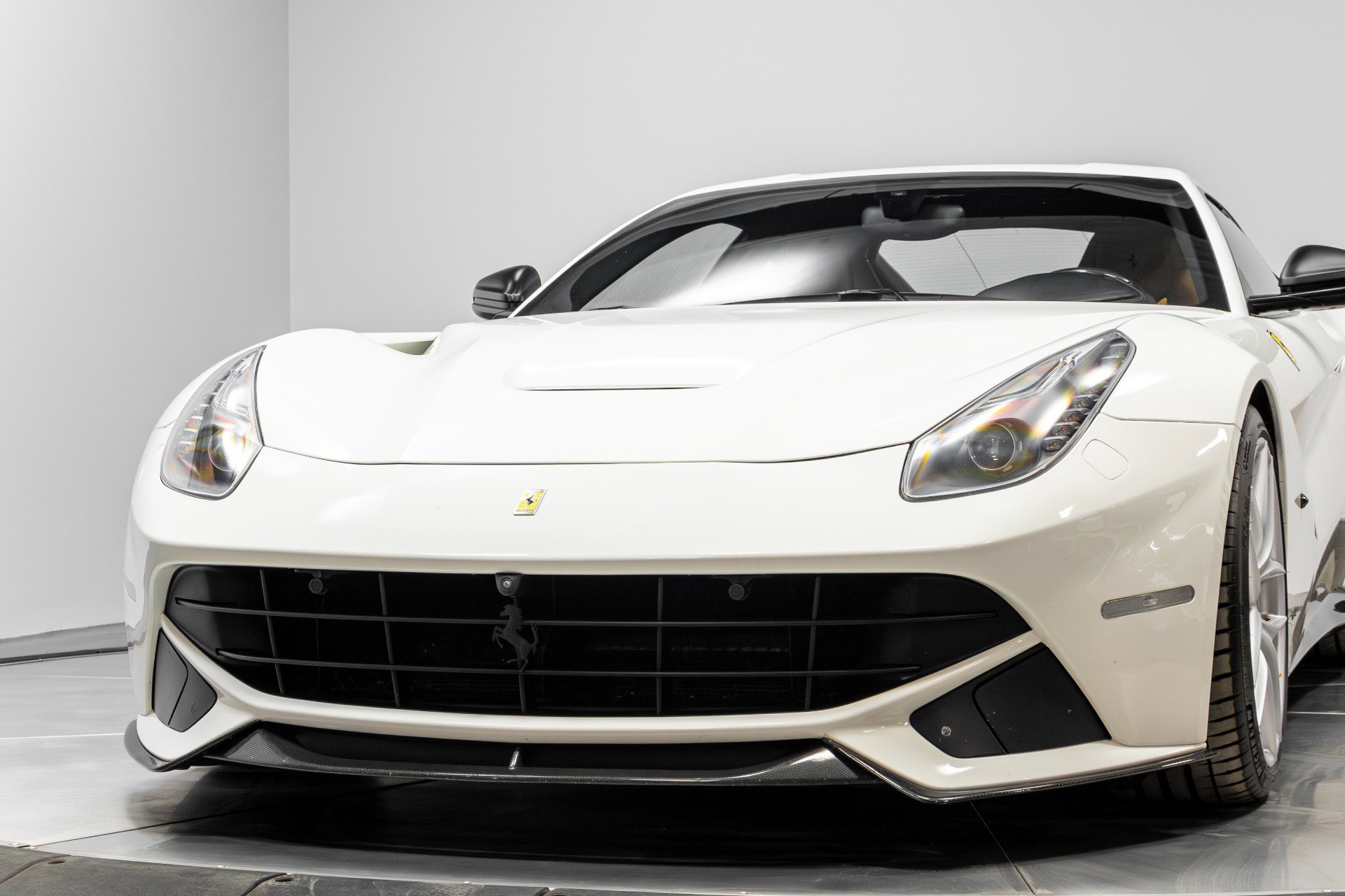 Used 2015 Ferrari F12 Berlinetta image 58