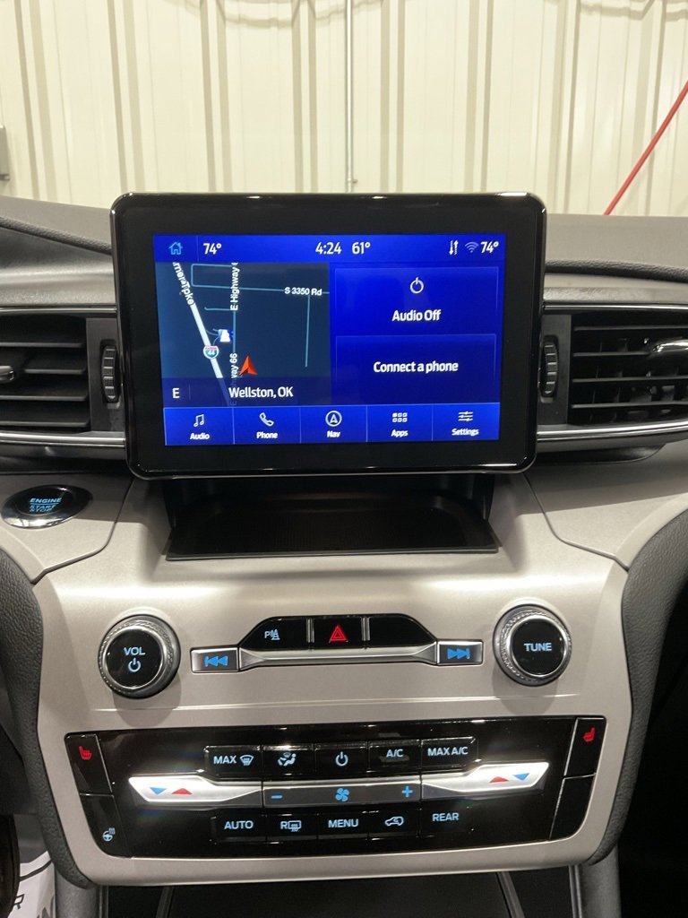 Used 2024 Ford Explorer XLT w/ Equipment Group 202A image 18