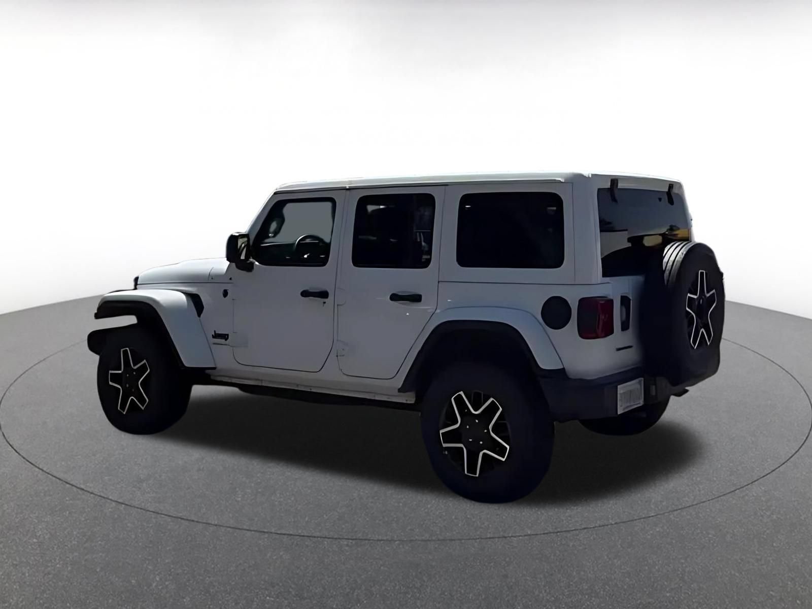 Used 2025 Jeep Wrangler Unlimited Sahara AWD/4WD image 14