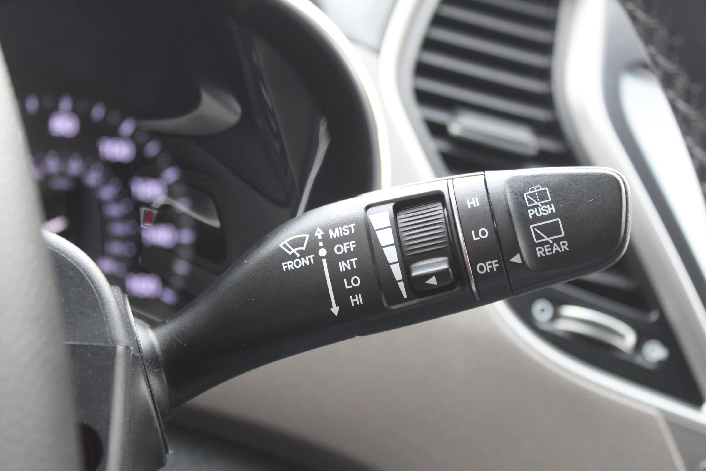 Used 2017 Hyundai Santa Fe SE w/ SE Premium Package 02 image 32