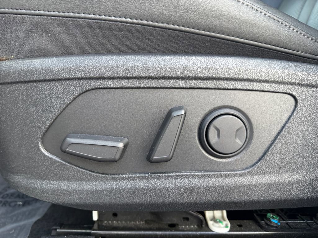 Used 2024 Kia Sorento S image 16