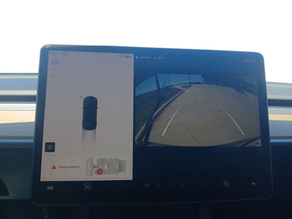 Used 2022 Tesla Model Y Long Range image 30