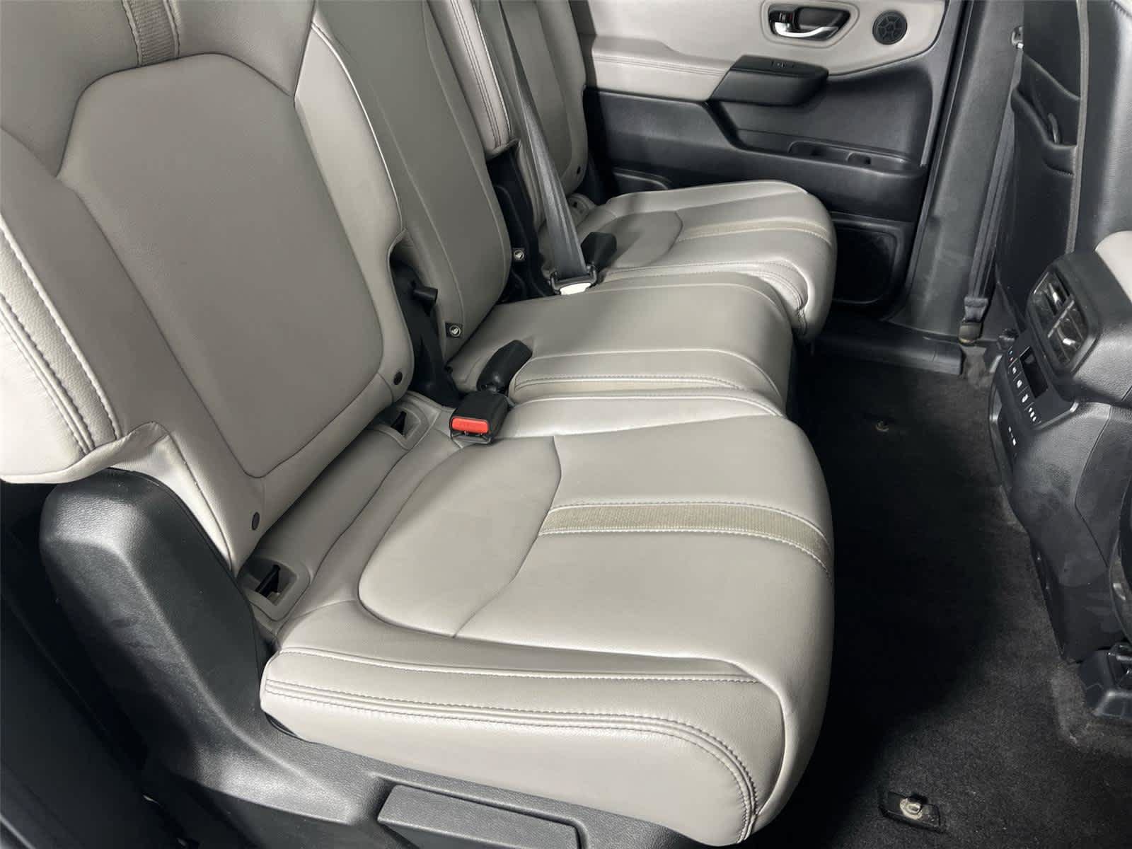 Used 2025 Honda Pilot EX-L image 20