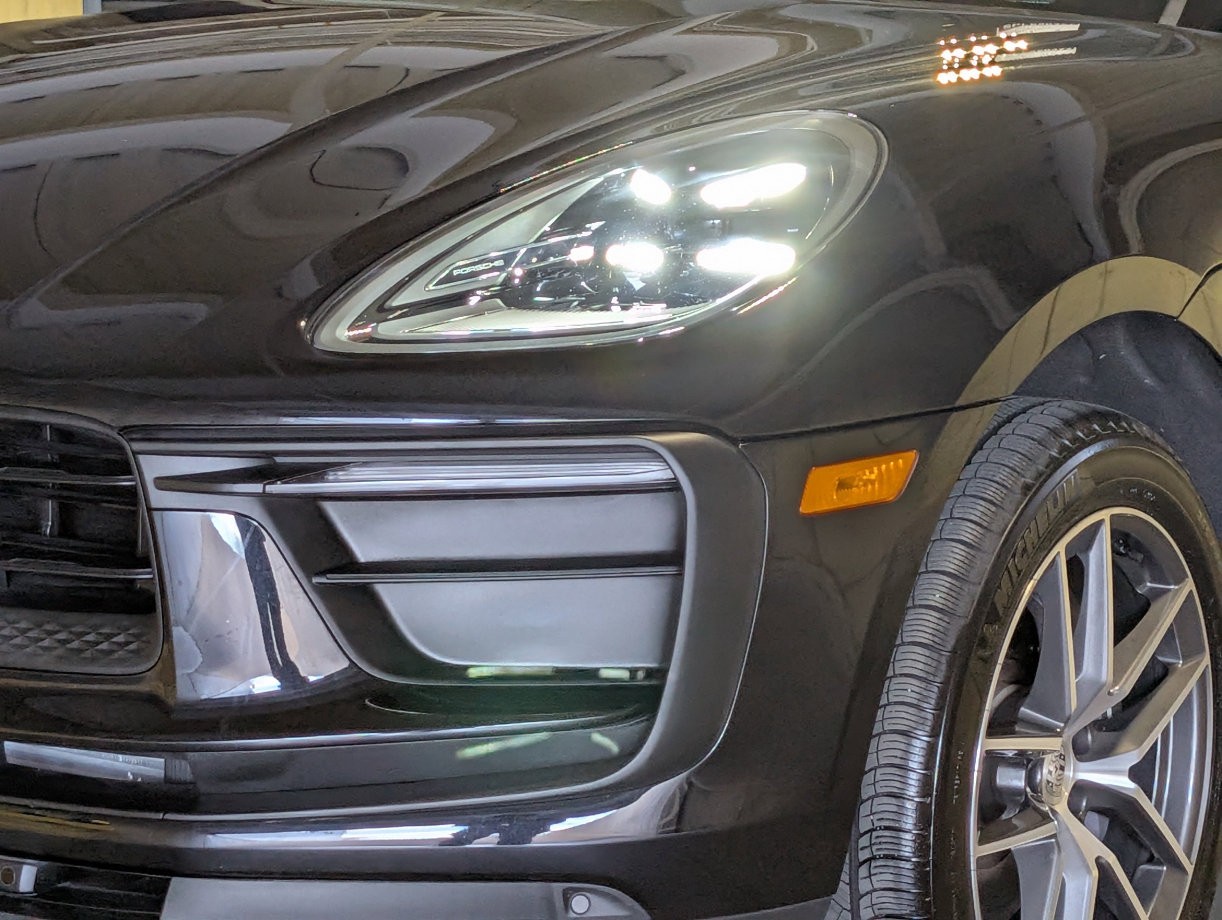 Certified 2025 Porsche Macan image 19