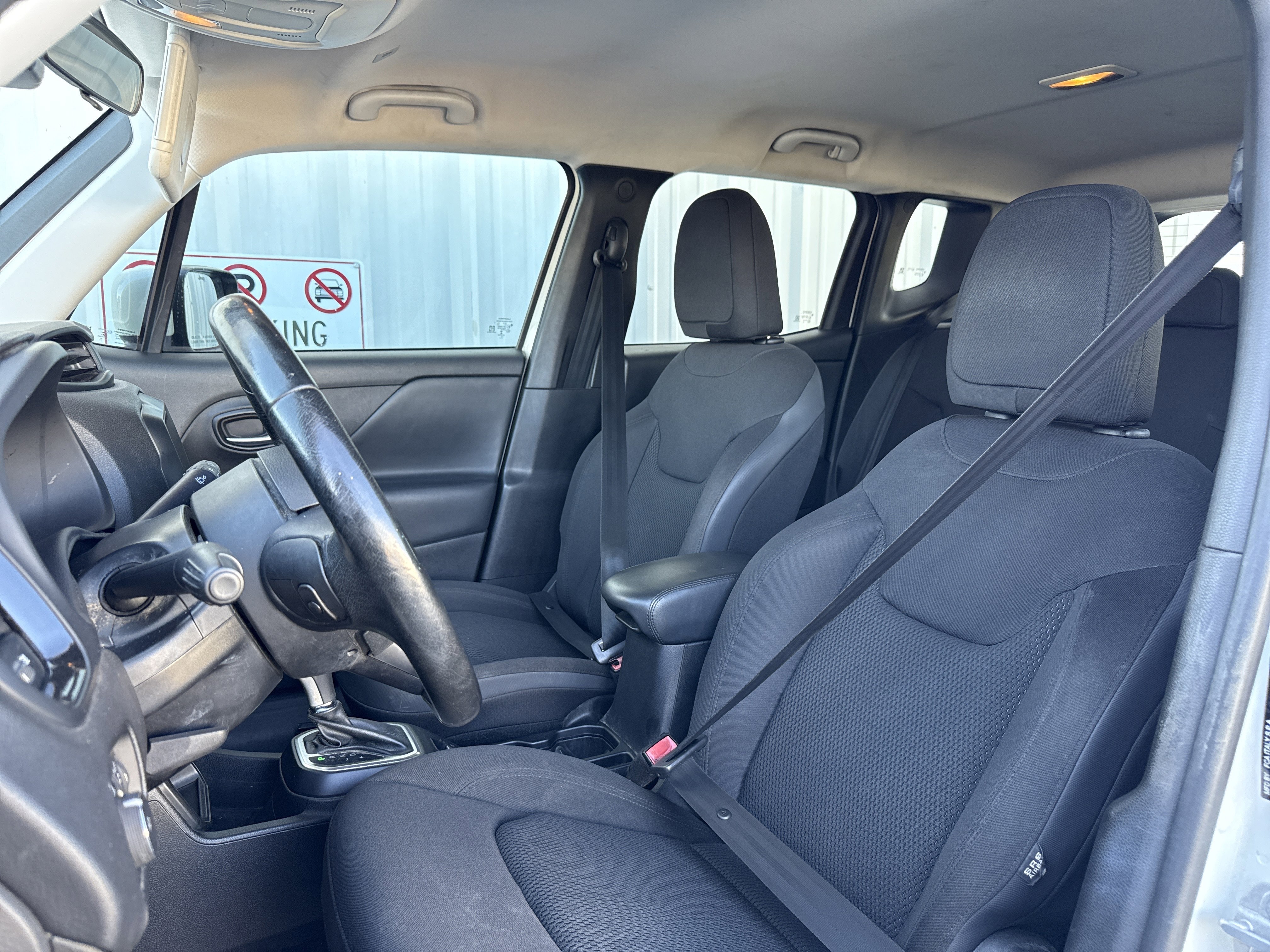 Used 2018 Jeep Renegade Altitude image 17