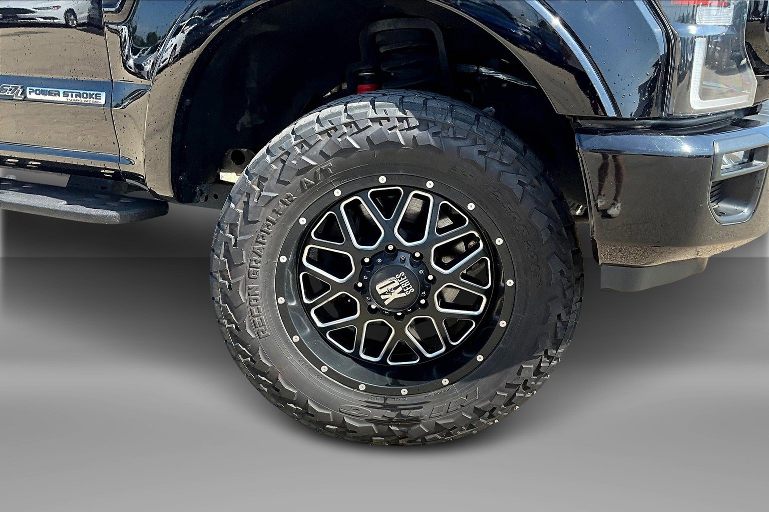 Used 2022 Ford F250 Lariat w/ Tremor Off-Road Package image 9