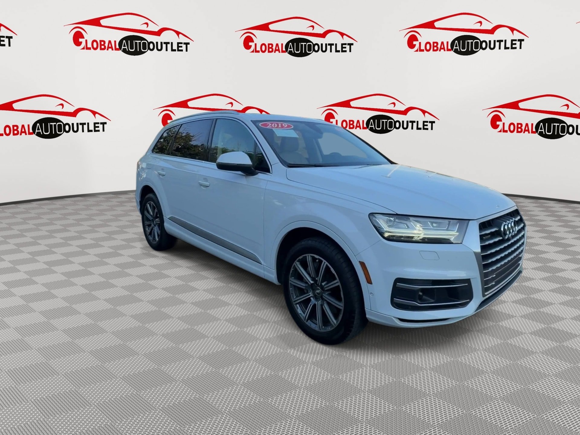 Used 2019 Audi Q7 2.0T Premium Plus w/ Premium Plus Package AWD/4WD image 2