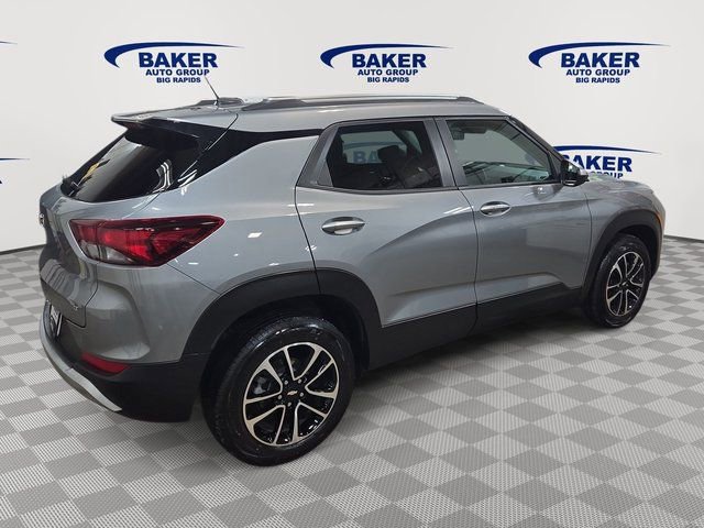 Used 2025 Chevrolet TrailBlazer LT image 4