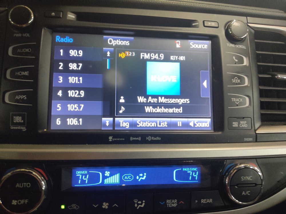 Used 2019 Toyota Highlander Limited FWD image 25