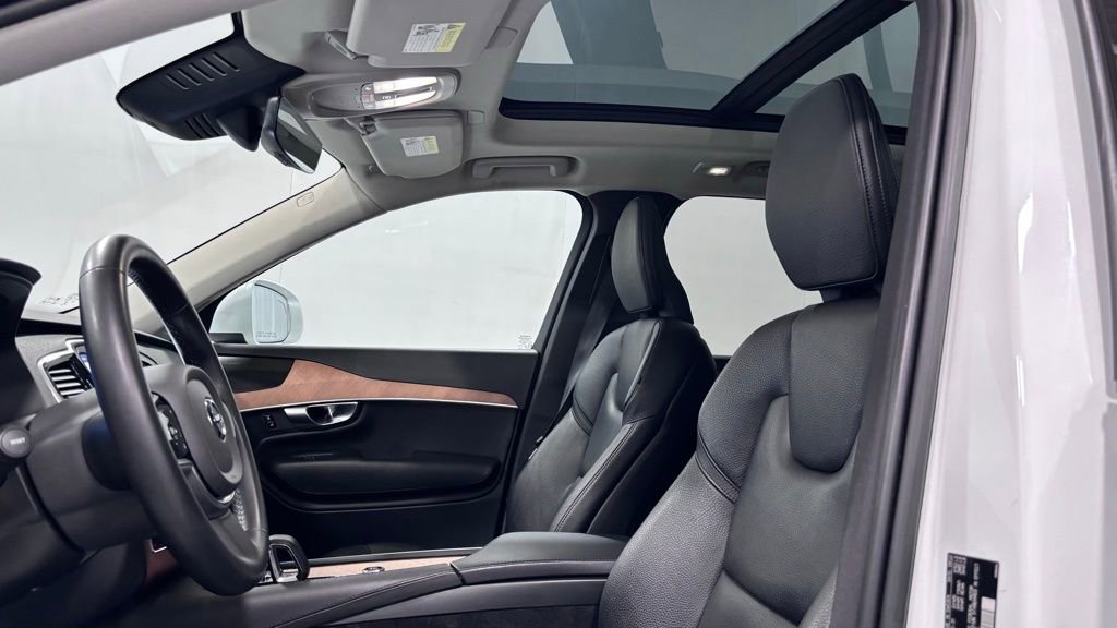 Certified 2023 Volvo XC90 B5 Plus w/ Protection Package Premier AWD/4WD image 12