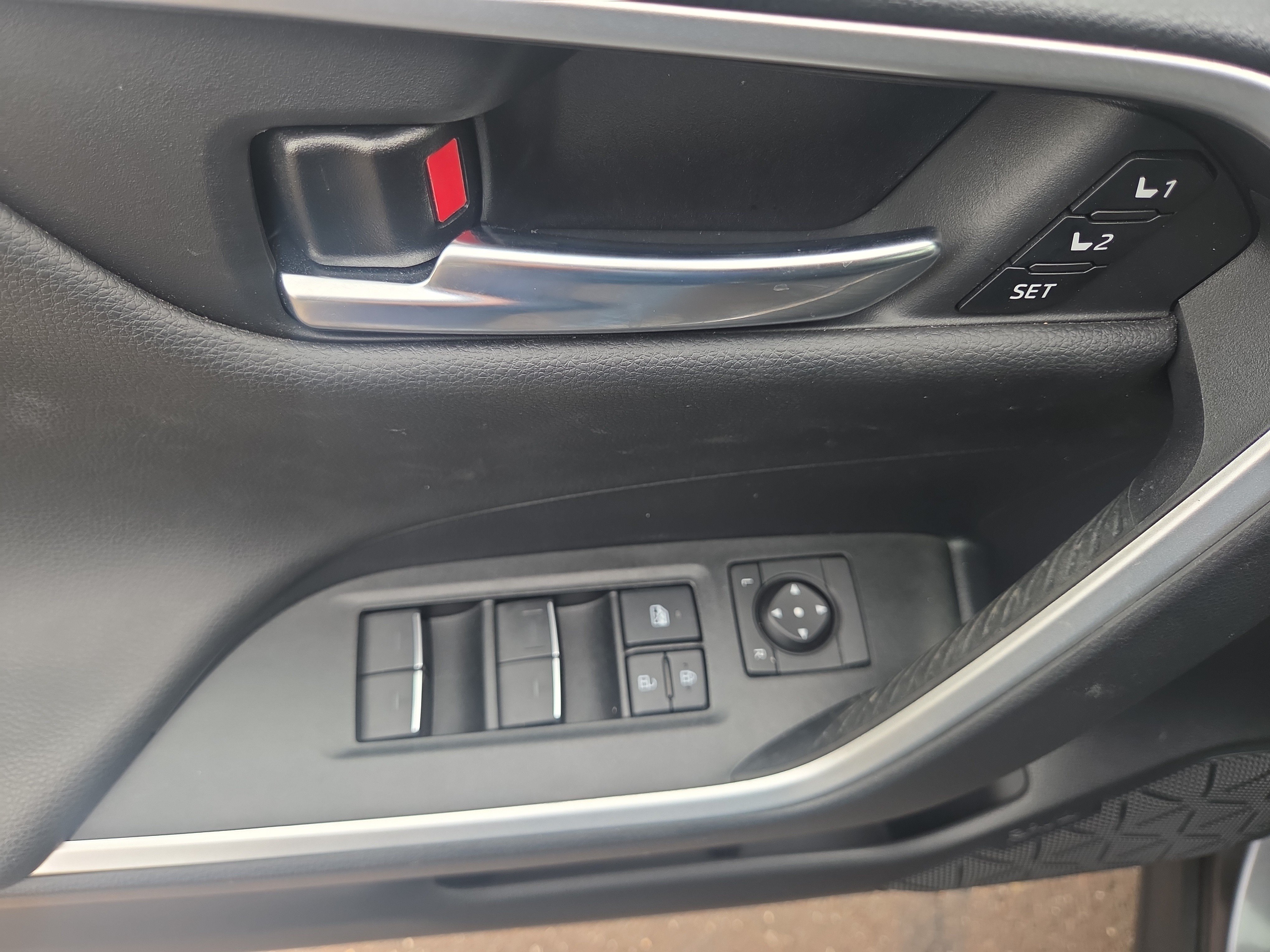 Certified 2022 Toyota RAV4 XSE AWD/4WD image 30
