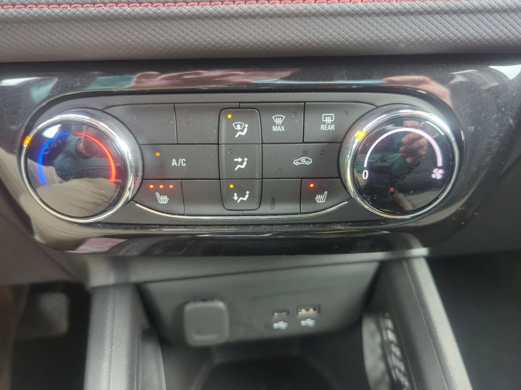 Certified 2024 Chevrolet TrailBlazer RS w/ Driver Confidence Package image 27