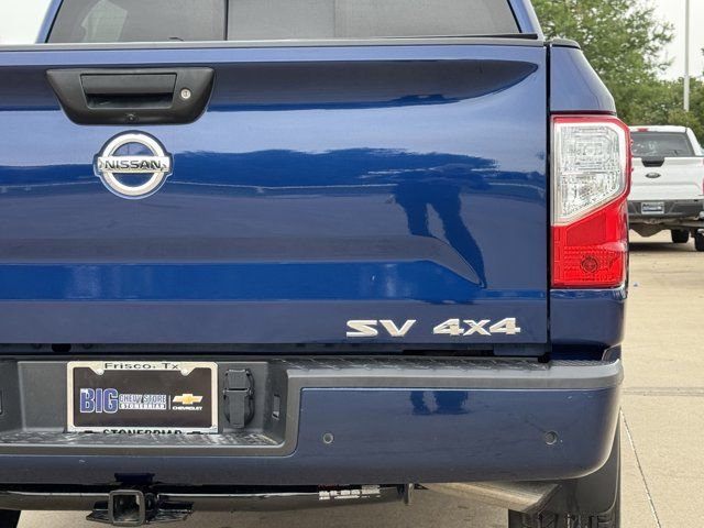 Used 2021 Nissan Titan SV w/ SV Convenience Package AWD/4WD image 2