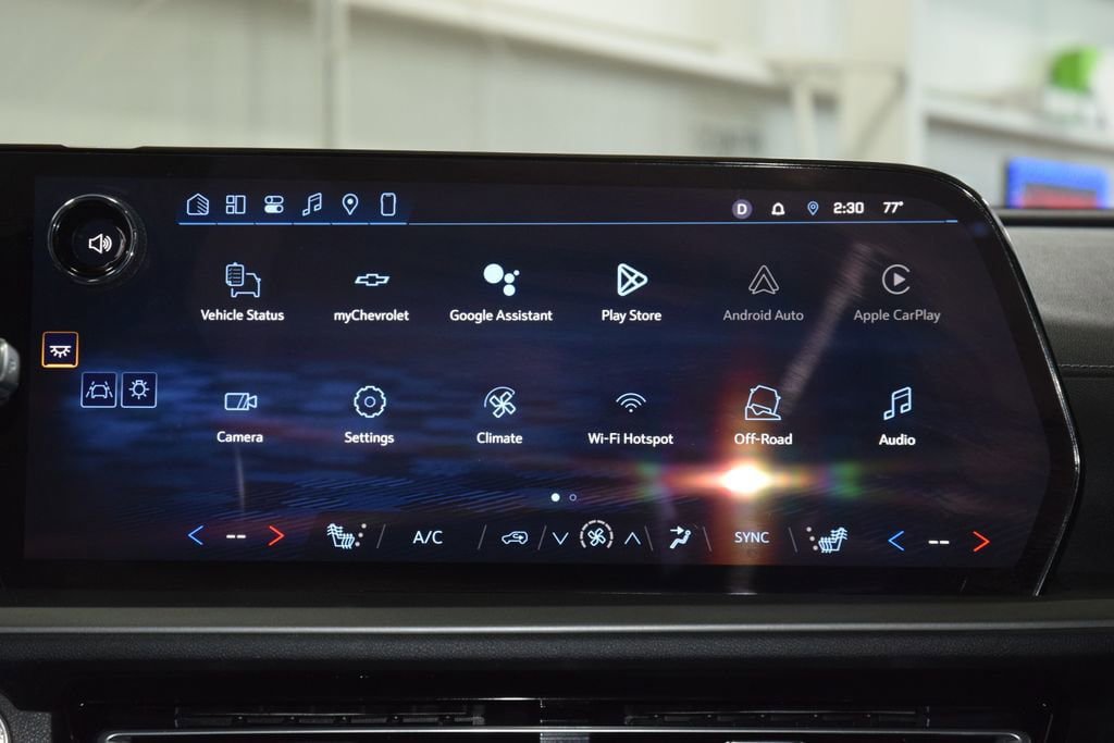 Used 2024 Chevrolet Traverse LT w/ Midnight/Sport Edition AWD/4WD image 31