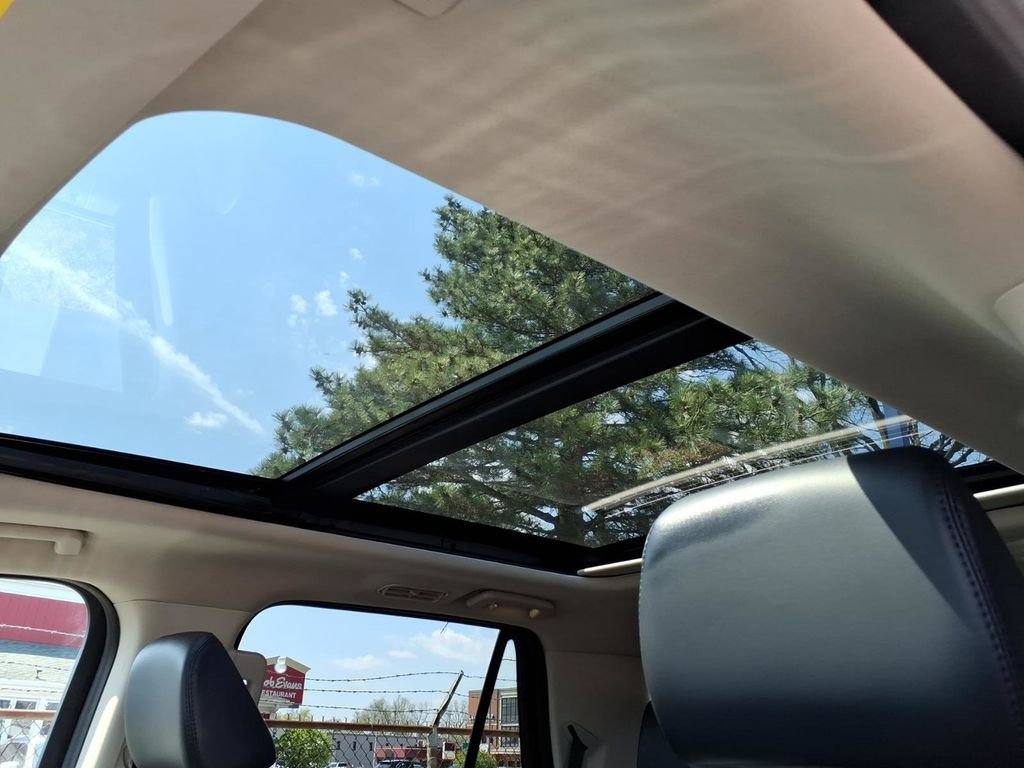 Used 2024 Ford Expedition XLT AWD/4WD image 17