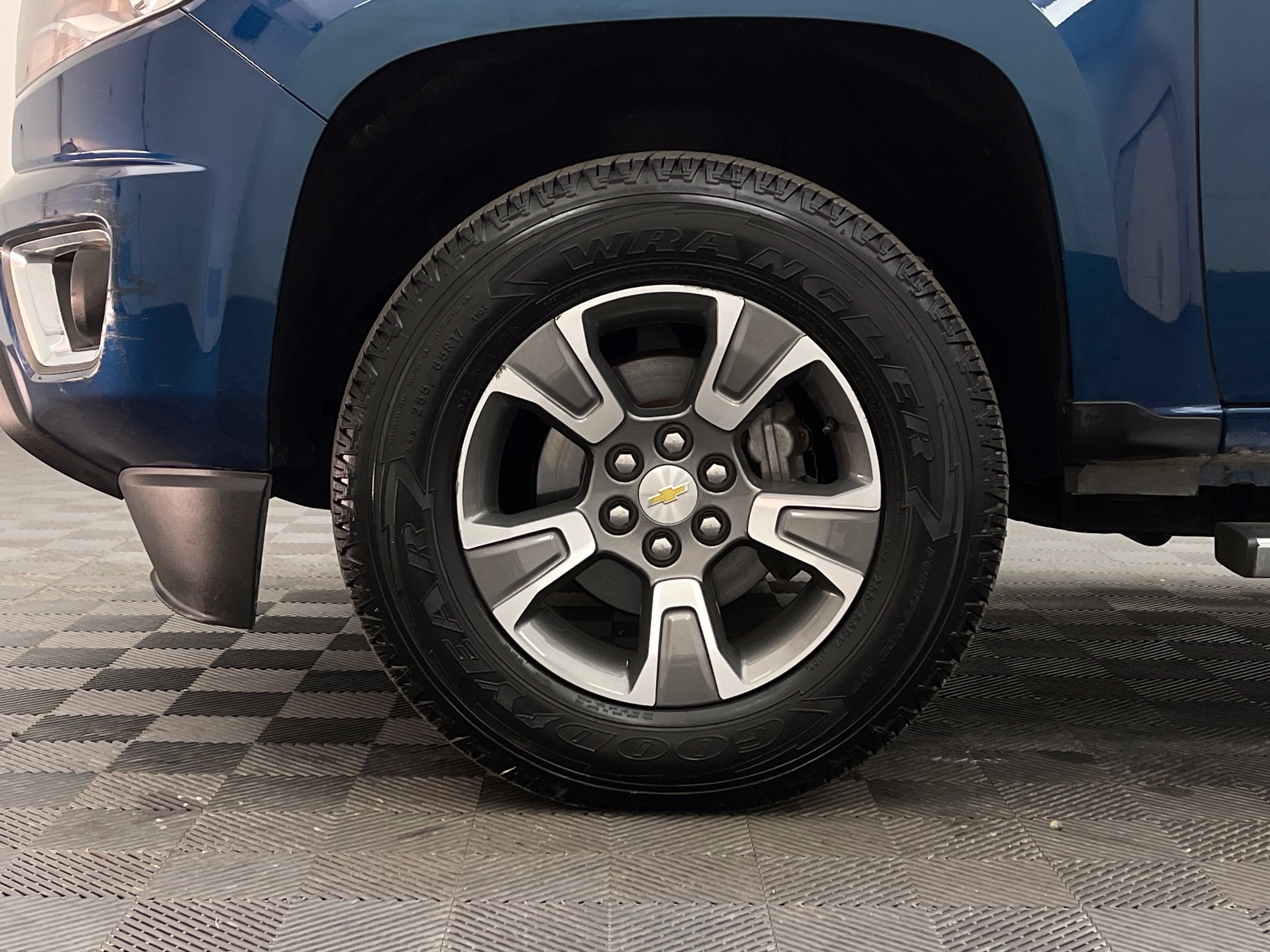 Used 2019 Chevrolet Colorado Z71 AWD/4WD image 13