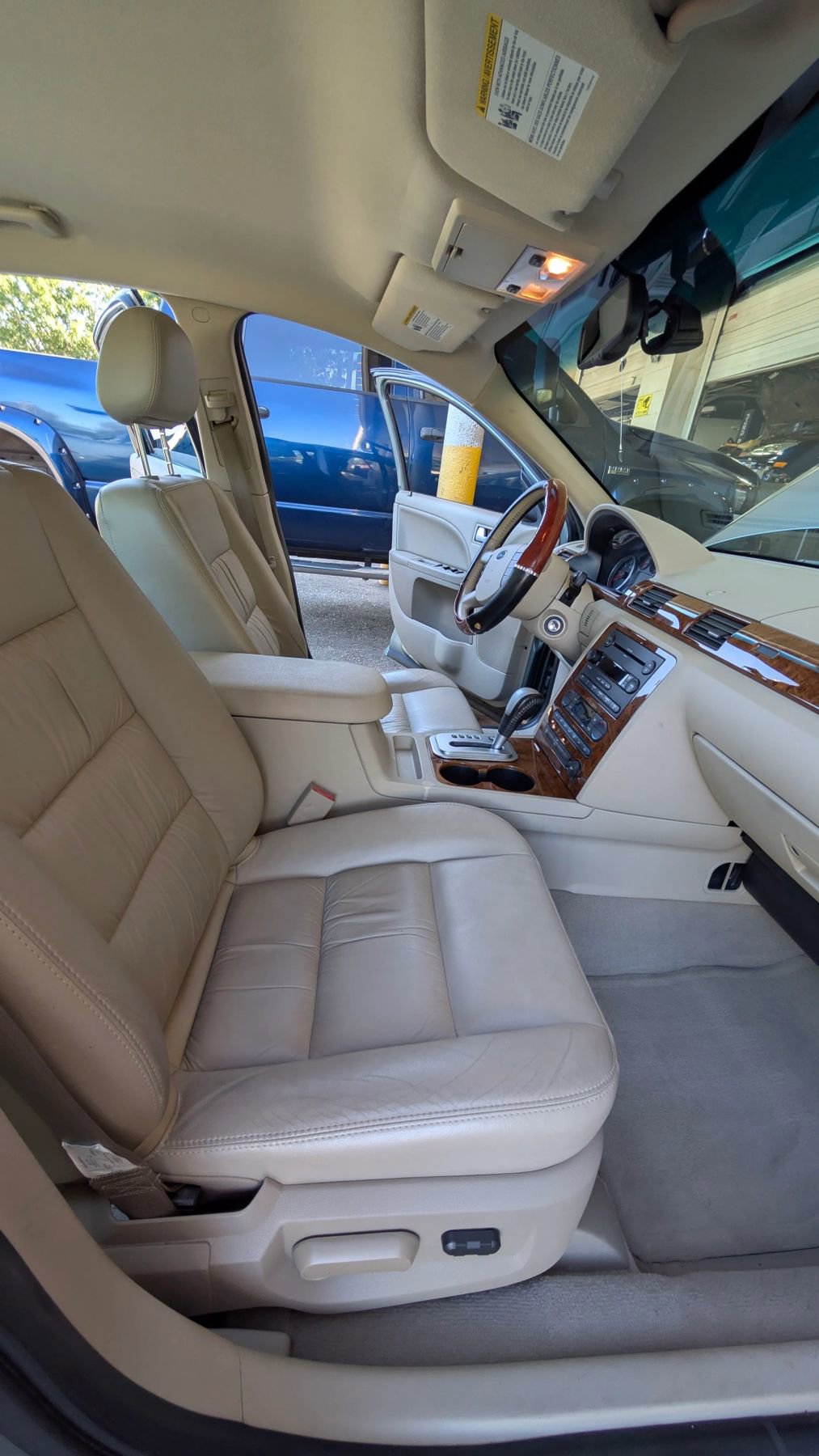 Used 2006 Ford Five Hundred SEL image 16