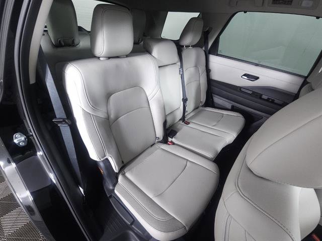 New 2025 Nissan Pathfinder SL AWD/4WD image 16