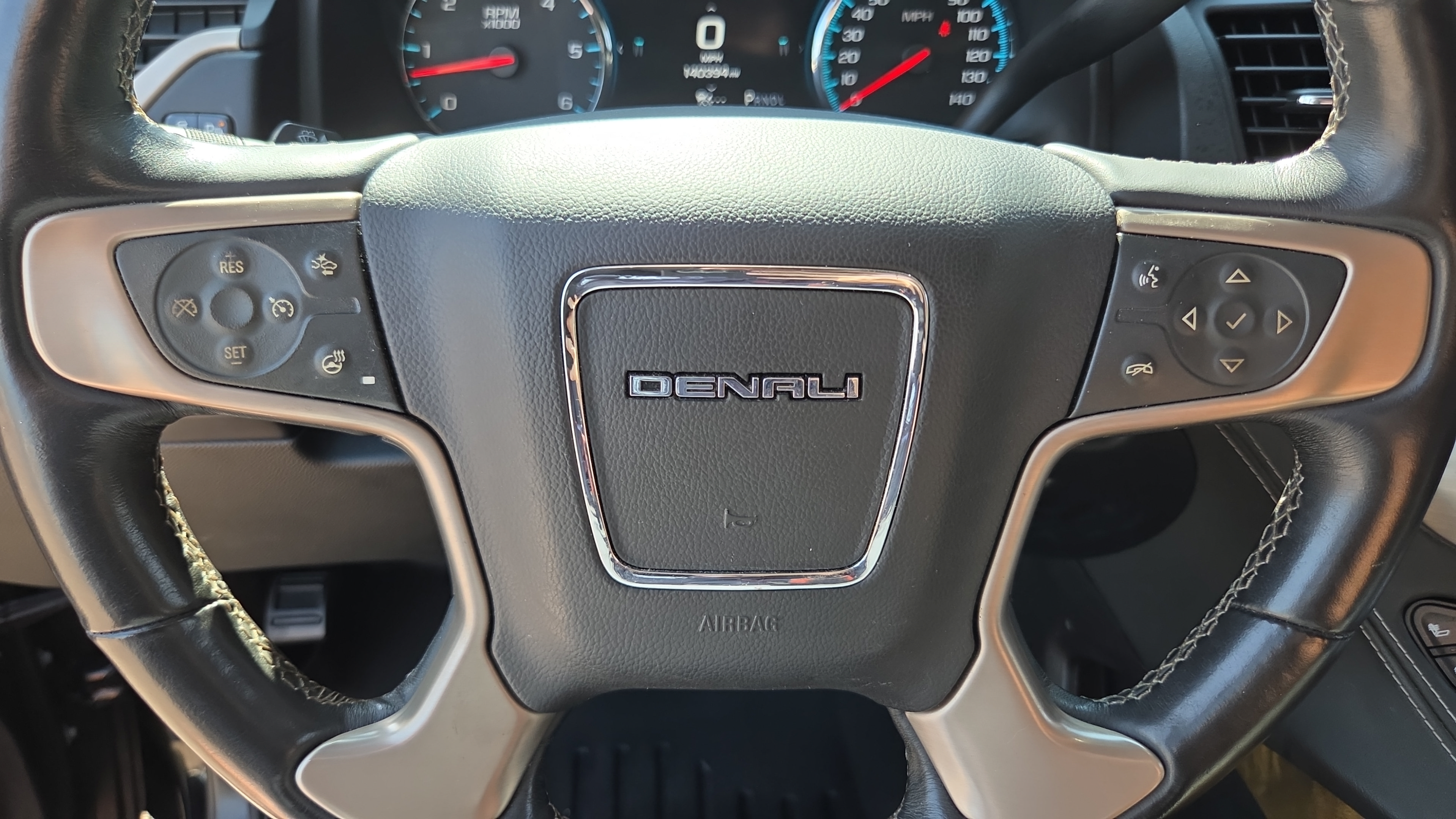 Used 2017 GMC Yukon XL Denali w/ Open Road Package AWD/4WD image 25