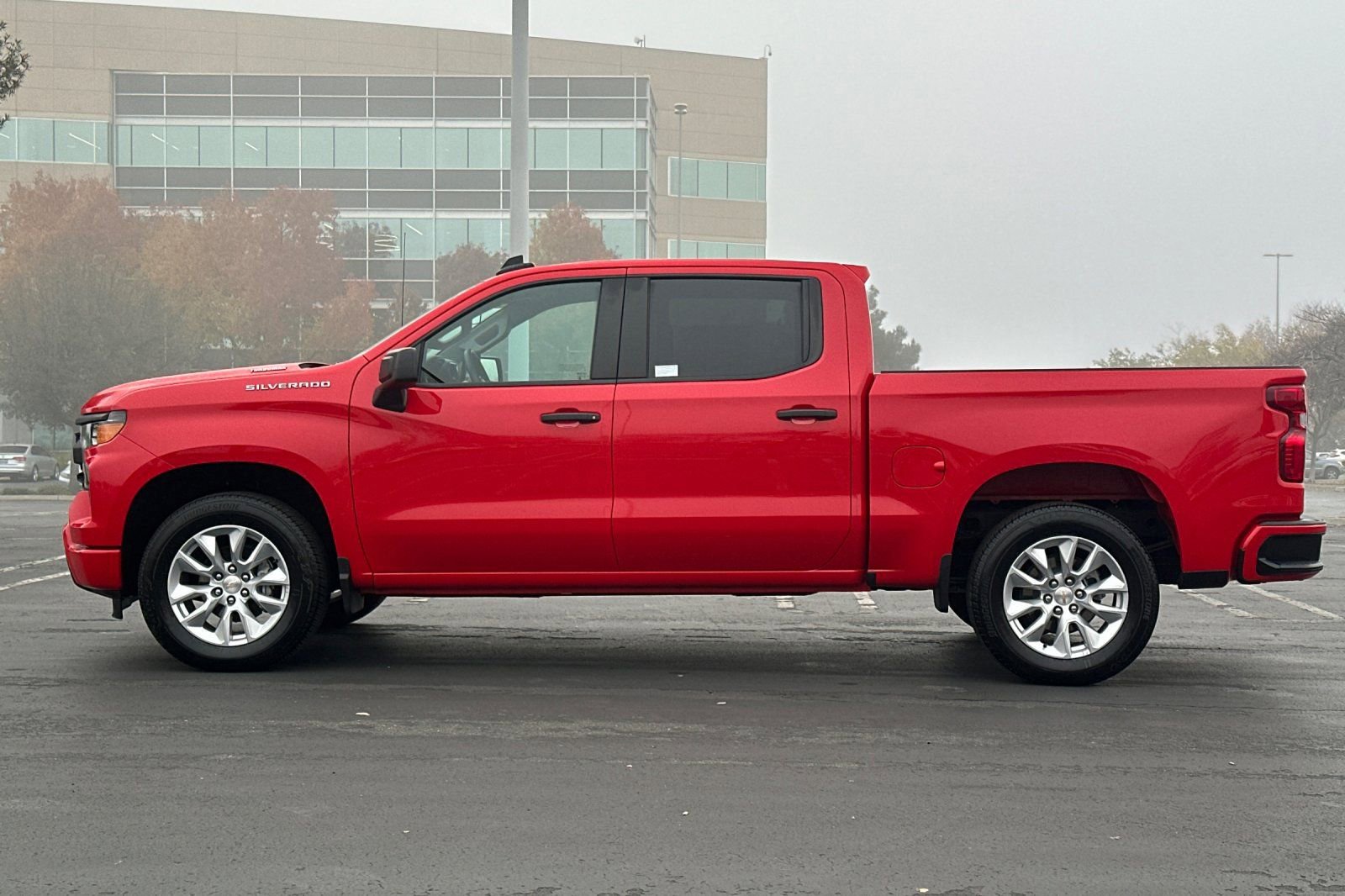 Used 2025 Chevrolet Silverado 1500 Custom image 7