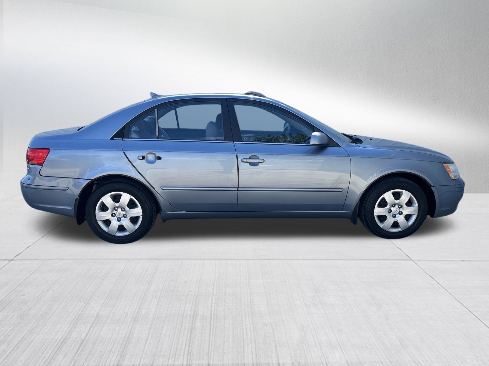 Used 2010 Hyundai Sonata GLS FWD image 5