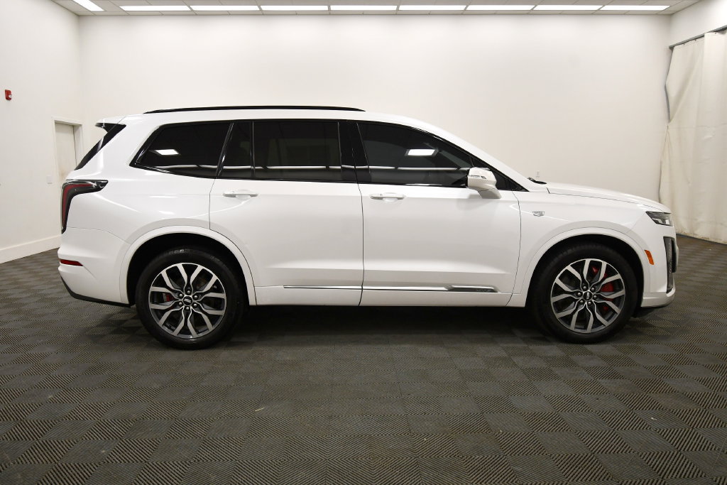 Used 2023 Cadillac XT6 Sport AWD/4WD image 9