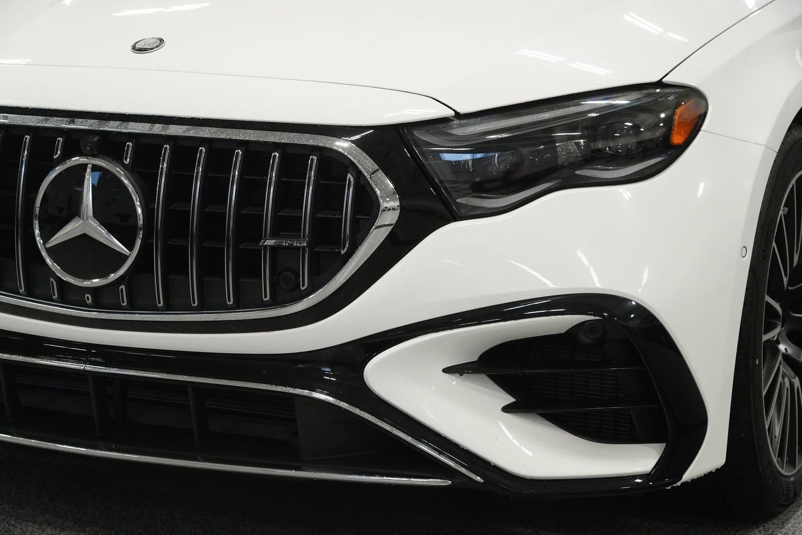 New 2026 Mercedes-Benz E 53 AMG e 4MATIC Sedan image 9