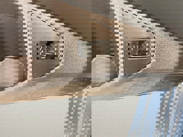 Used 2025 Volkswagen Jetta SE image 16