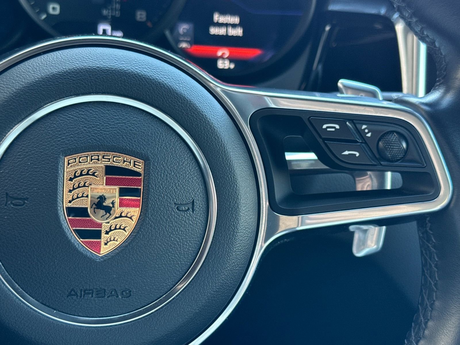 Certified 2020 Porsche Macan image 28