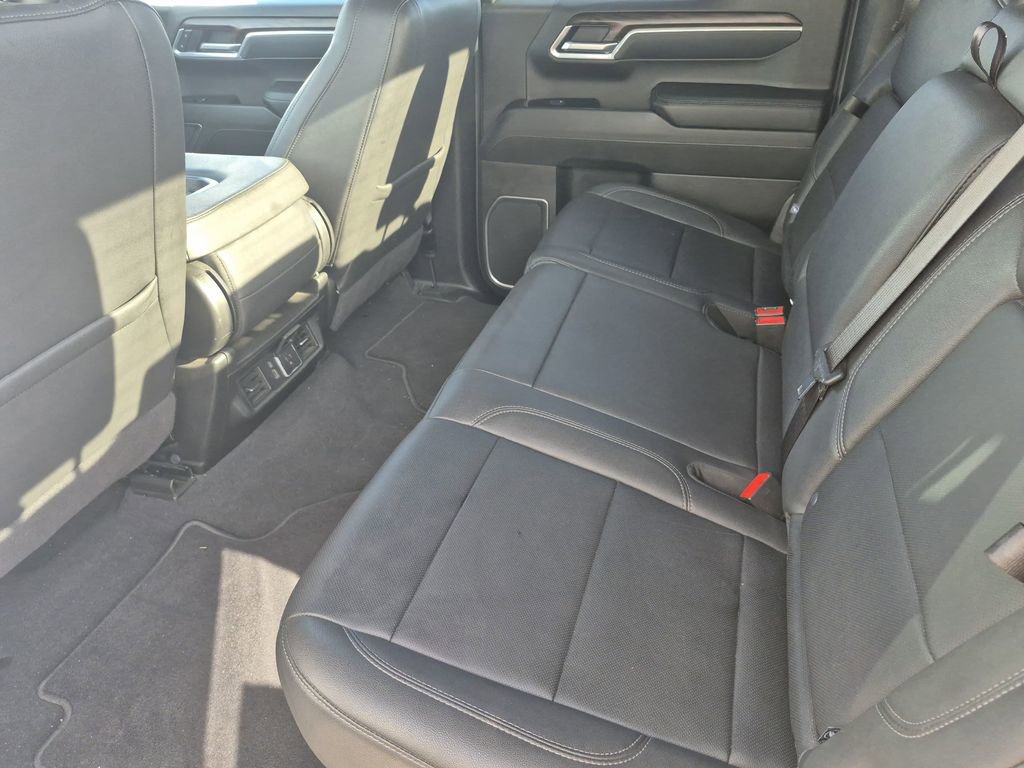 Used 2025 GMC Sierra 1500 SLT image 11