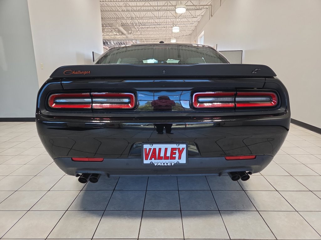 Used 2019 Dodge Challenger GT w/ Blacktop Package AWD/4WD image 11