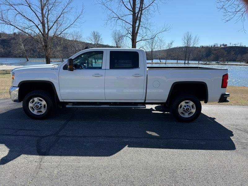 Used 2017 GMC Sierra 2500 SLE w/ HD SLE Preferred Plus Package image 4