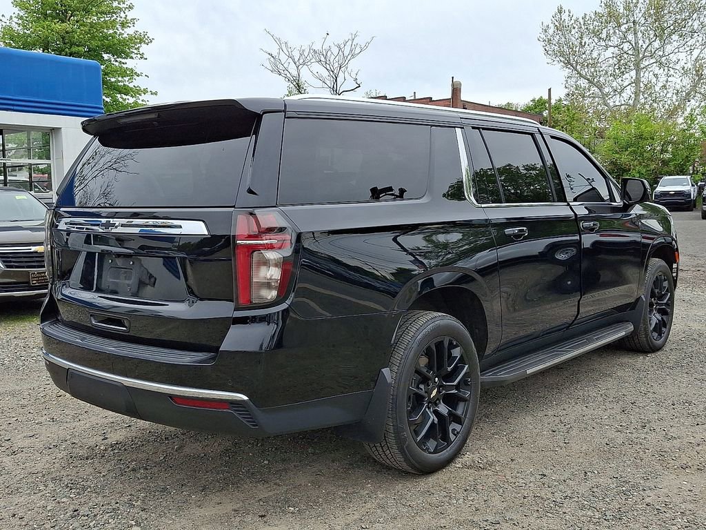 Used 2024 Chevrolet Suburban LT w/ Luxury Package AWD/4WD image 8